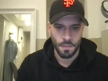 Yul32 Chaturbate stream image from February 07, 2025