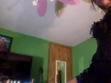 Plumbuttjiggle Chaturbate stream image from February 07, 2025