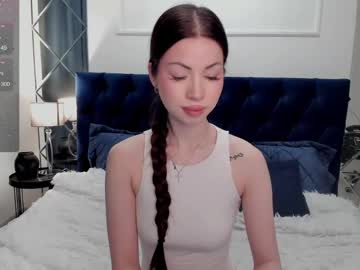 Sarah_Whitee Chaturbate stream image from February 07, 2025