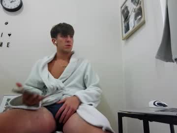 Pttvnvkk Chaturbate stream image from February 07, 2025