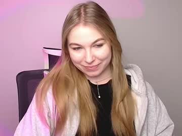 Emilia_Ilia Chaturbate stream image from February 07, 2025