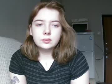 Lollylol11 Chaturbate stream image from February 07, 2025
