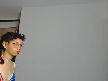 Maddie_Charlotte Chaturbate stream image from February 07, 2025