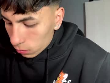 Moons247 Chaturbate stream image from February 07, 2025
