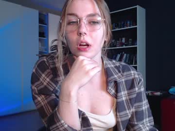 Hoveykey Chaturbate stream image from February 07, 2025
