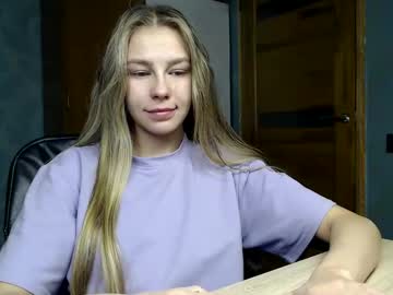 Molli_And_Tom Chaturbate stream image from February 07, 2025
