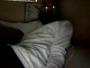 Wetmybeardplz Chaturbate stream image from February 07, 2025