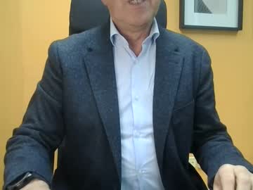 Xuletbcn Chaturbate stream image from February 07, 2025