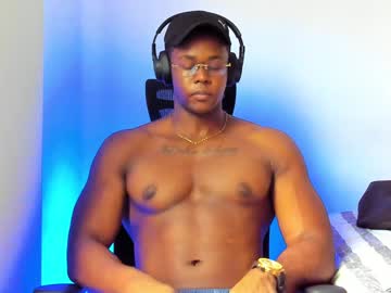 Adonisknigh Chaturbate stream image from February 07, 2025