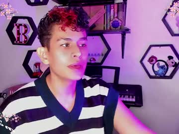 Juan_Blossom Chaturbate stream image from February 07, 2025