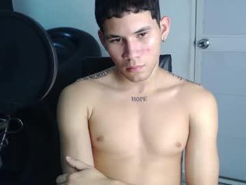 King_Mike19 Chaturbate stream image from February 07, 2025
