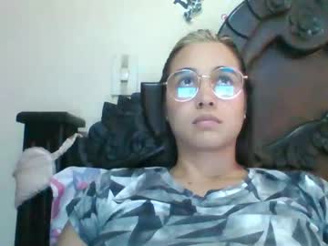 Triana_Bell Chaturbate stream image from February 07, 2025
