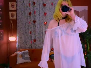Milena_With_Secret Chaturbate stream image from February 07, 2025