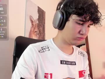 Viktor_Parker Chaturbate stream image from February 07, 2025