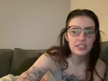 Jessielou110 Chaturbate stream image from February 08, 2025