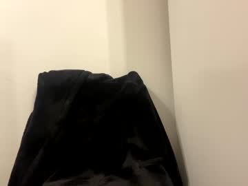Blondietwotwofour Chaturbate stream image from February 08, 2025