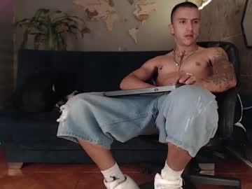 Rogert_Xx Chaturbate stream image from February 08, 2025