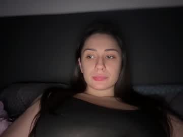 Strawwbberry Chaturbate stream image from February 08, 2025