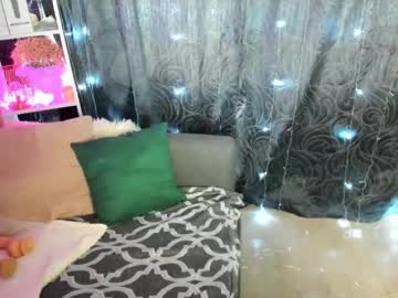 Emiliyaqueen Chaturbate stream image from February 08, 2025