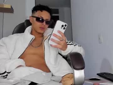 Max_012 Chaturbate stream image from February 08, 2025