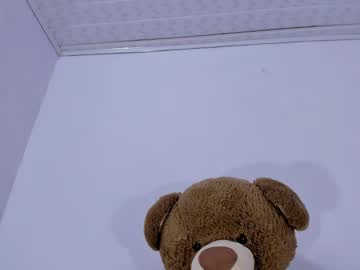 Sofiamillk_ Chaturbate stream image from February 08, 2025