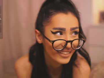 Cloeobril Chaturbate stream image from February 08, 2025