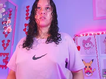 Everlymoore_ Chaturbate stream image from February 08, 2025