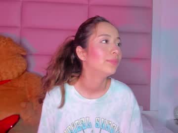 Littlee_Emma_ Chaturbate stream image from February 08, 2025