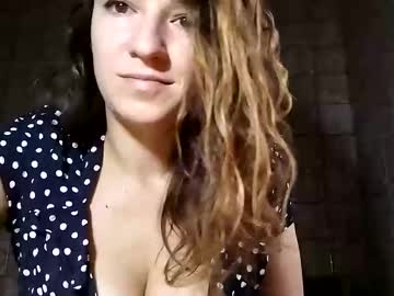 Sweet_Lilgirl_X Chaturbate stream image from February 08, 2025