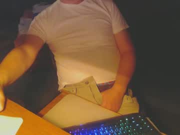 Wannawatch101101 Chaturbate stream image from February 08, 2025