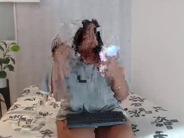 Yovng_Miaah Chaturbate stream image from February 08, 2025