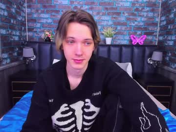Lynxmoll Chaturbate stream image from February 08, 2025