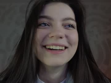 Kattyyy_Cat Chaturbate stream image from February 08, 2025