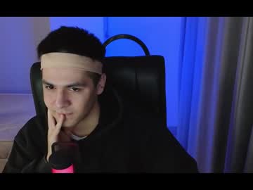 Arturmelrose Chaturbate stream image from February 08, 2025