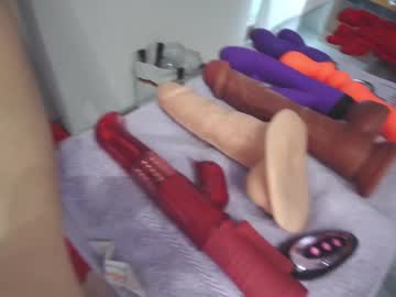 Blondiequeenofice Chaturbate stream image from February 08, 2025