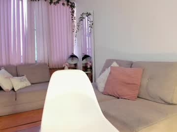 Bella_Es Chaturbate stream image from February 08, 2025