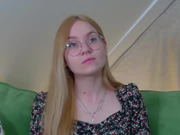 Adelenberry Chaturbate stream image from February 08, 2025