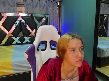 Linda4petite Chaturbate stream image from February 08, 2025