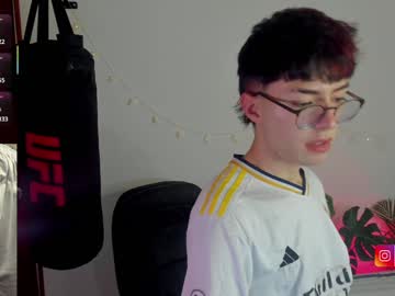 Mael_Hot Chaturbate stream image from February 08, 2025