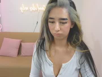 Malory_Tay Chaturbate stream image from February 08, 2025