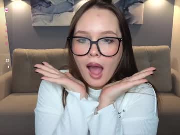 Miki_Miki_Cutie Chaturbate stream image from February 08, 2025