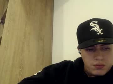 Elmono33 Chaturbate stream image from February 08, 2025