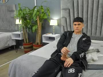 Roan_Birkin Chaturbate stream image from February 08, 2025