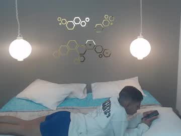 Milo_Bennett Chaturbate stream image from February 08, 2025