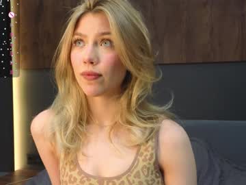 Rainauge Chaturbate stream image from February 08, 2025