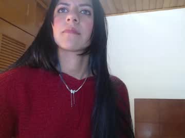 Hilari18 Chaturbate stream image from February 09, 2025