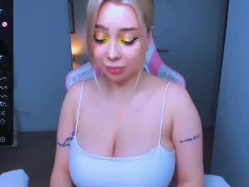 Monalauu Chaturbate stream image from February 09, 2025