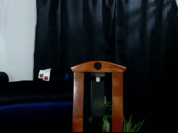 Lylii_Evans Chaturbate stream image from February 09, 2025