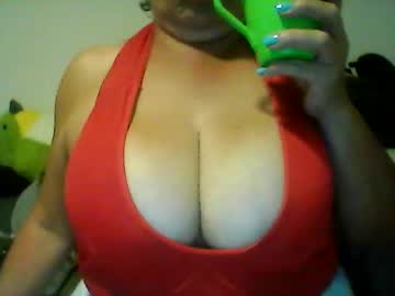 Perlita070822 Chaturbate stream image from February 09, 2025