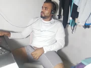 Johan2222222222 Chaturbate stream image from February 09, 2025